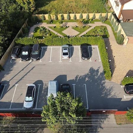 Golden Lion Hotel Boryspilʼ Dış mekan fotoğraf