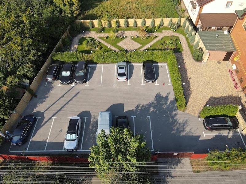 Golden Lion Hotel Boryspilʼ Dış mekan fotoğraf