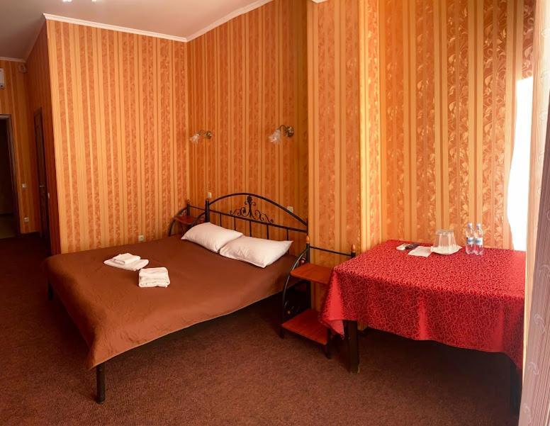 Golden Lion Hotel Boryspilʼ Dış mekan fotoğraf