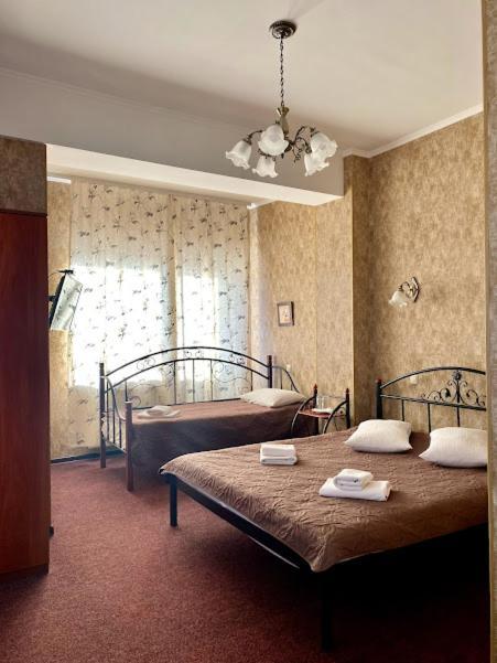 Golden Lion Hotel Boryspilʼ Dış mekan fotoğraf
