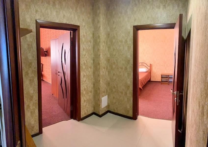 Golden Lion Hotel Boryspilʼ Dış mekan fotoğraf