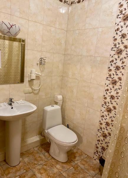 Golden Lion Hotel Boryspilʼ Dış mekan fotoğraf