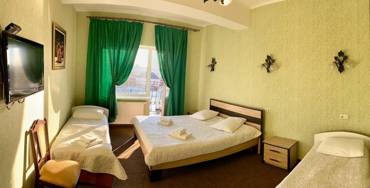 Golden Lion Hotel Boryspilʼ Dış mekan fotoğraf