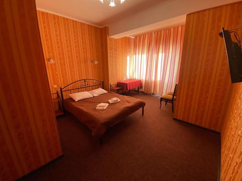 Golden Lion Hotel Boryspilʼ Dış mekan fotoğraf