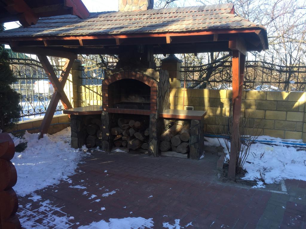 Golden Lion Hotel Boryspilʼ Dış mekan fotoğraf