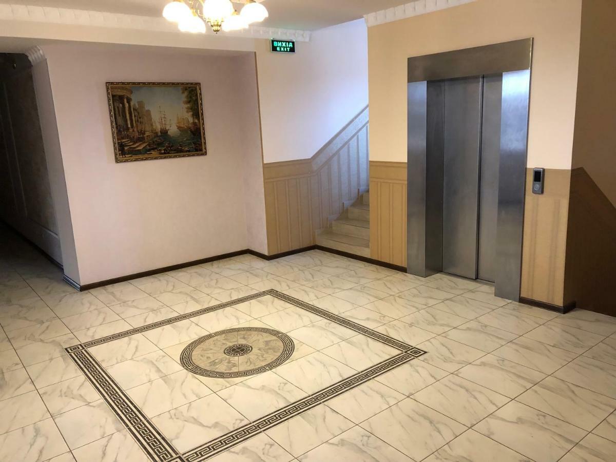 Golden Lion Hotel Boryspilʼ Dış mekan fotoğraf